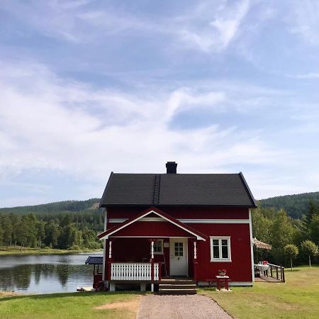 Villa Granhede -Sjoelaege Med Badtunna, Eldstad Med Mera Torsby Luaran gambar