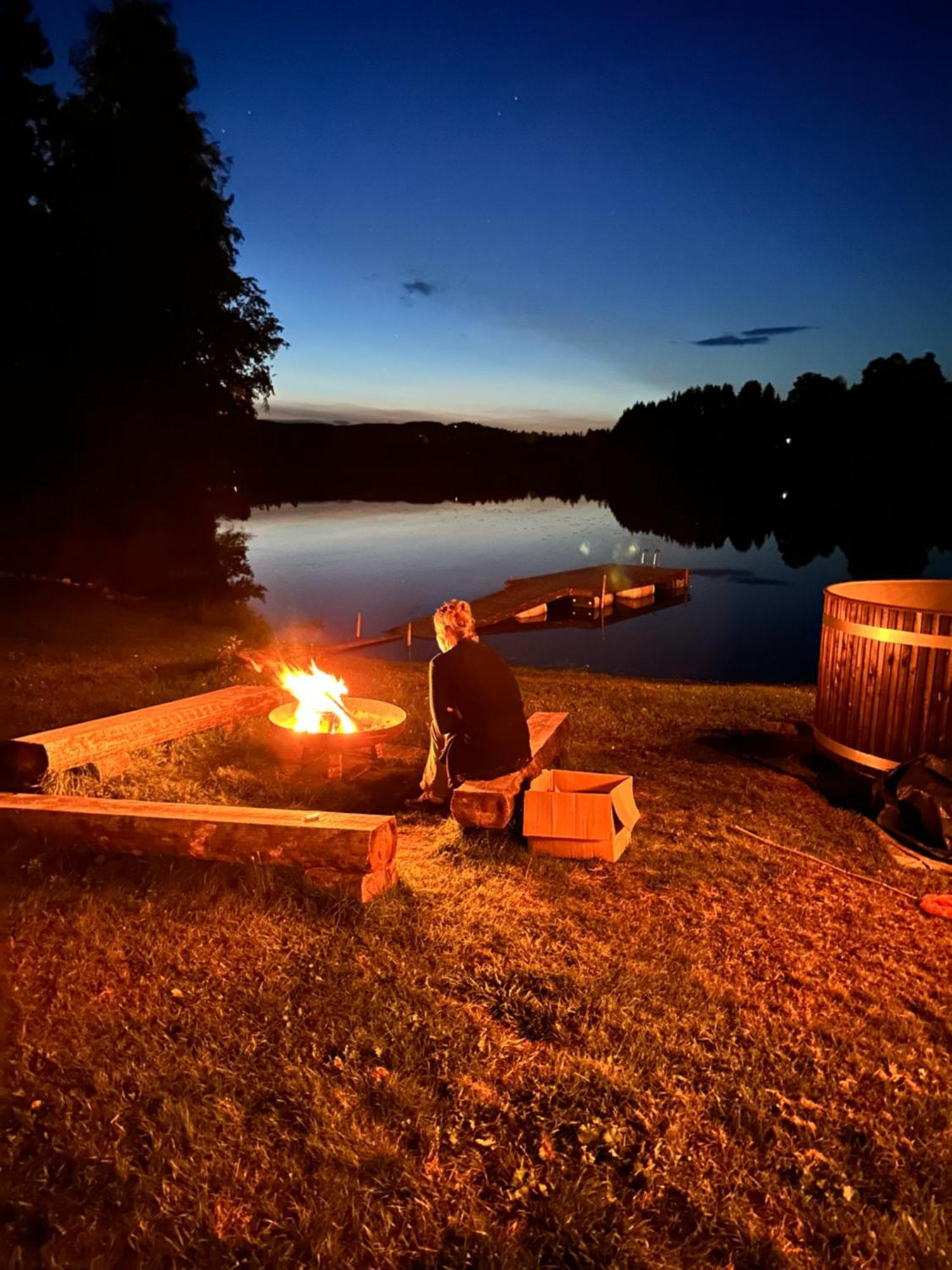 Villa Granhede -Sjoelaege Med Badtunna, Eldstad Med Mera Torsby Luaran gambar